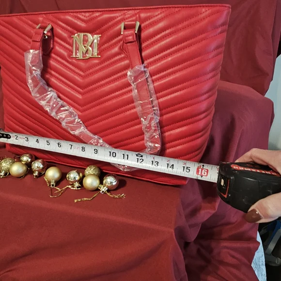 Badgley Mischka Red Quilted Faux Leather Bag - Picture 8 of 8